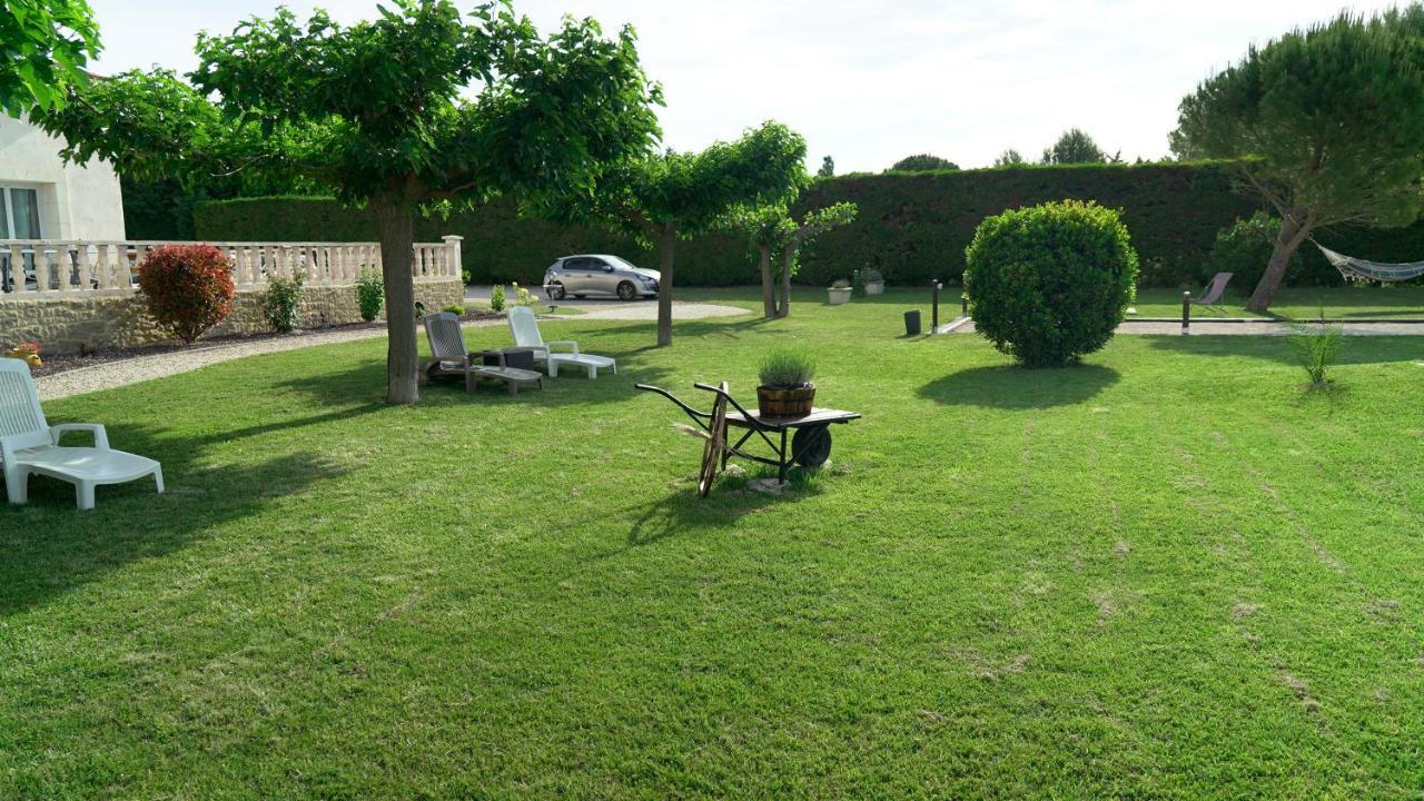 פרנה-לה-פונטיין Chambres D'Hotes Le Saint Victor - Provence, Vaucluse מראה חיצוני תמונה